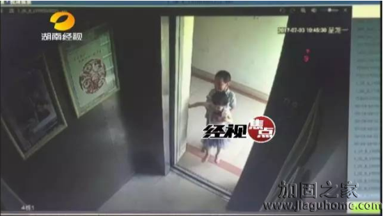 2歲女孩從18樓墜下——物業(yè)的窗戶沒有做好加固補(bǔ)強(qiáng)是墜樓重要原因！
