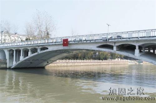 經(jīng)過(guò)多次維修加固的徐凝門橋“退役”，功成身退
