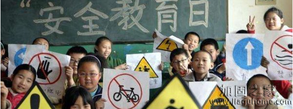 尿停電梯男孩恢復(fù)，電梯安全意識是最大的隱患。