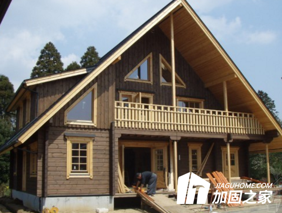 第一高木塔火災(zāi)，木結(jié)構(gòu)建筑需防火但也要做加固