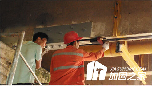 置換混凝土加固施工時(shí)，需要注意什么問題？