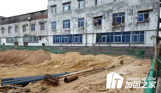 周邊施工導(dǎo)致樓房墻體開裂 地基下沉或傾斜該怎么辦？