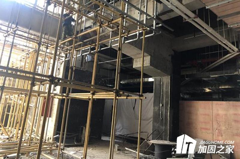 在建筑加固中，原材料有哪幾類?